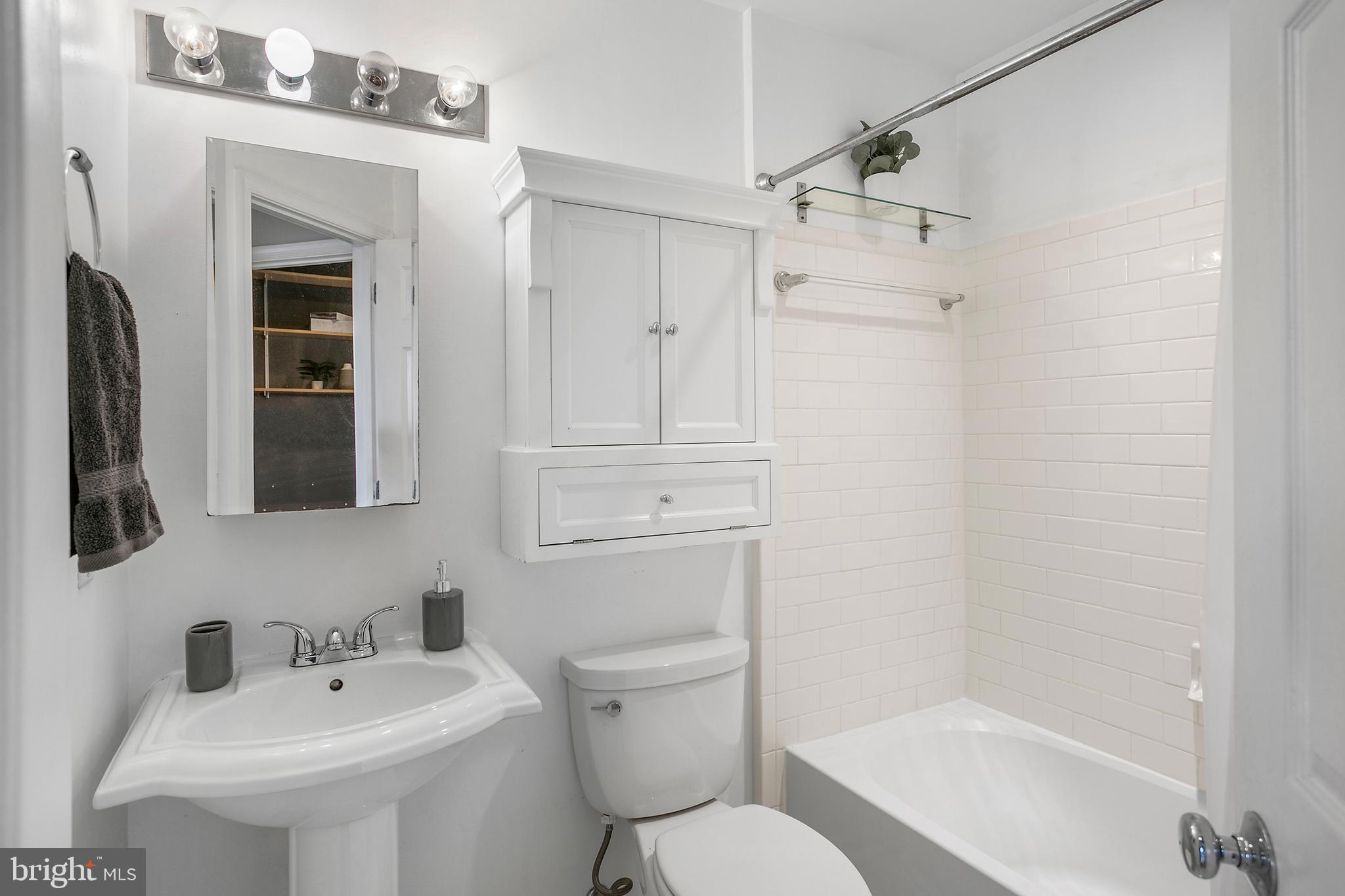 610 Irving Street Northwest, Unit 206 Washington, DC 20010 - Photo 10 of 30