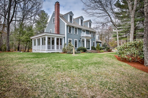 196 Middle Road Newbury, MA 01922 - Photo 27 of 28 a front view of a house with a garden