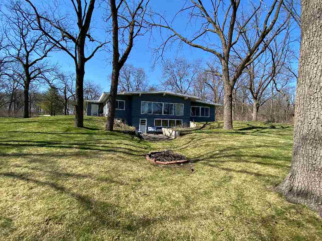 6877 West Gate Road Roscoe, IL 61073 - Photo 1 of 16 Gallery Image 1