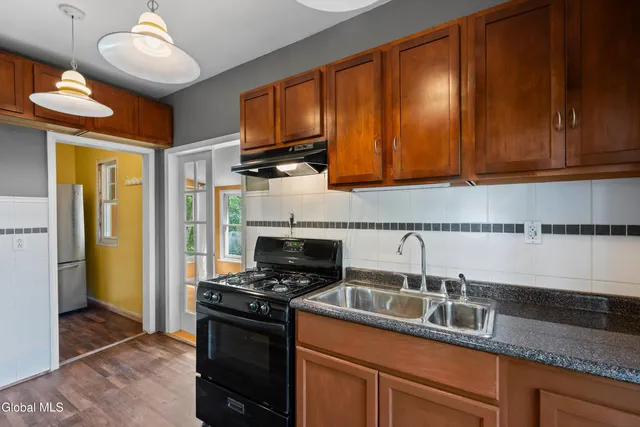 $344,900 | 2 Norwood Street, Guilderland, NY 12203