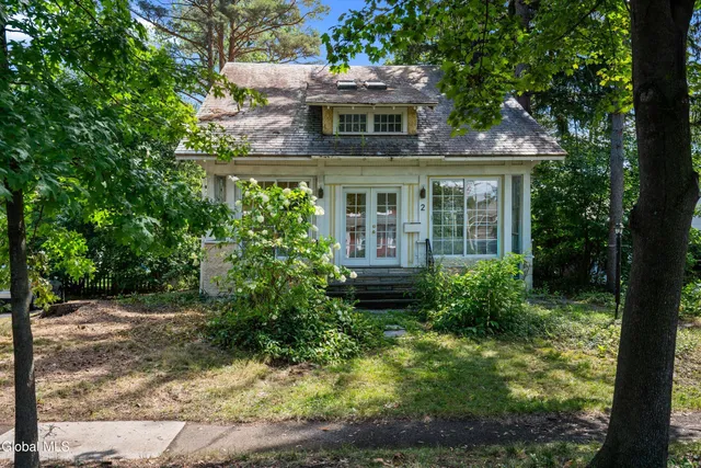 $344,900 | 2 Norwood Street, Guilderland, NY 12203