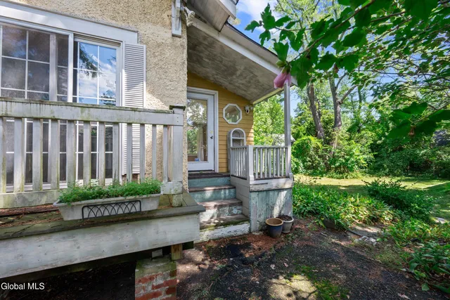 $344,900 | 2 Norwood Street, Guilderland, NY 12203