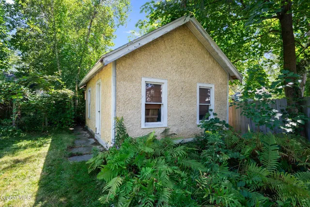 $344,900 | 2 Norwood Street, Guilderland, NY 12203