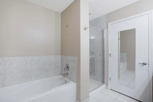 $3,400 | 41 East 8th Street, Unit 2702, Chicago, IL 60605