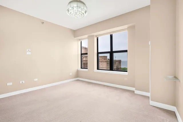 $3,400 | 41 East 8th Street, Unit 2702, Chicago, IL 60605