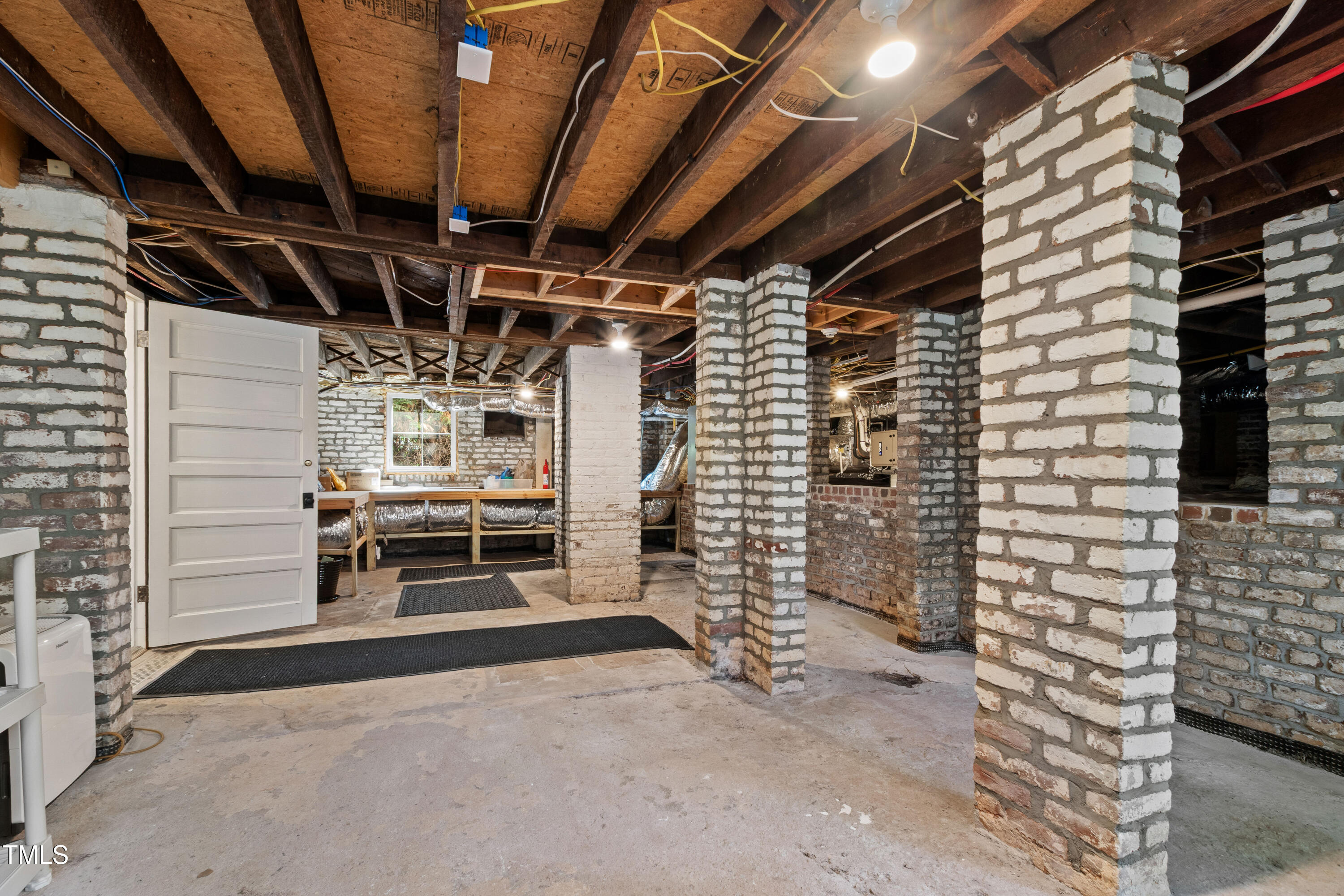 308 West Whitaker Mill Road Raleigh, NC 27608 - Photo 51 of 69 Whitaker (32)