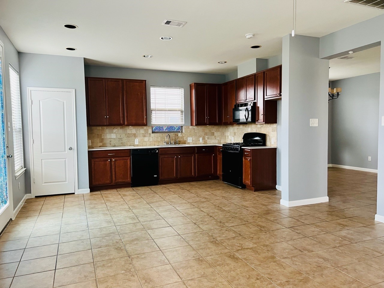 19035 Buckner Court Houston, TX 77073 - Photo 4 of 24