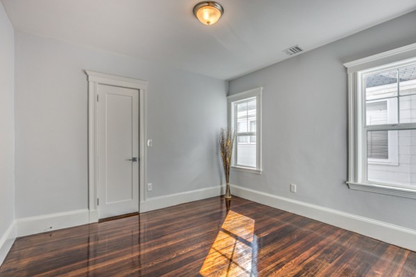 8 Lafayette Street, Unit 2 Arlington, MA 02474 - Photo 9 of 19