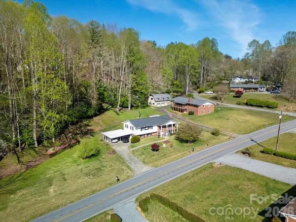 $474,900 | 1482 Island Ford Road, Brevard, NC 28712