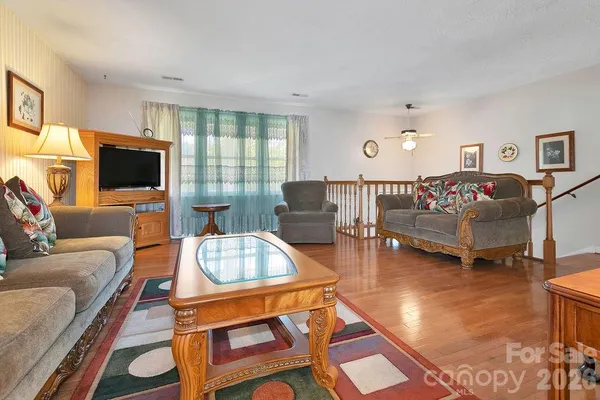 $474,900 | 1482 Island Ford Road, Brevard, NC 28712