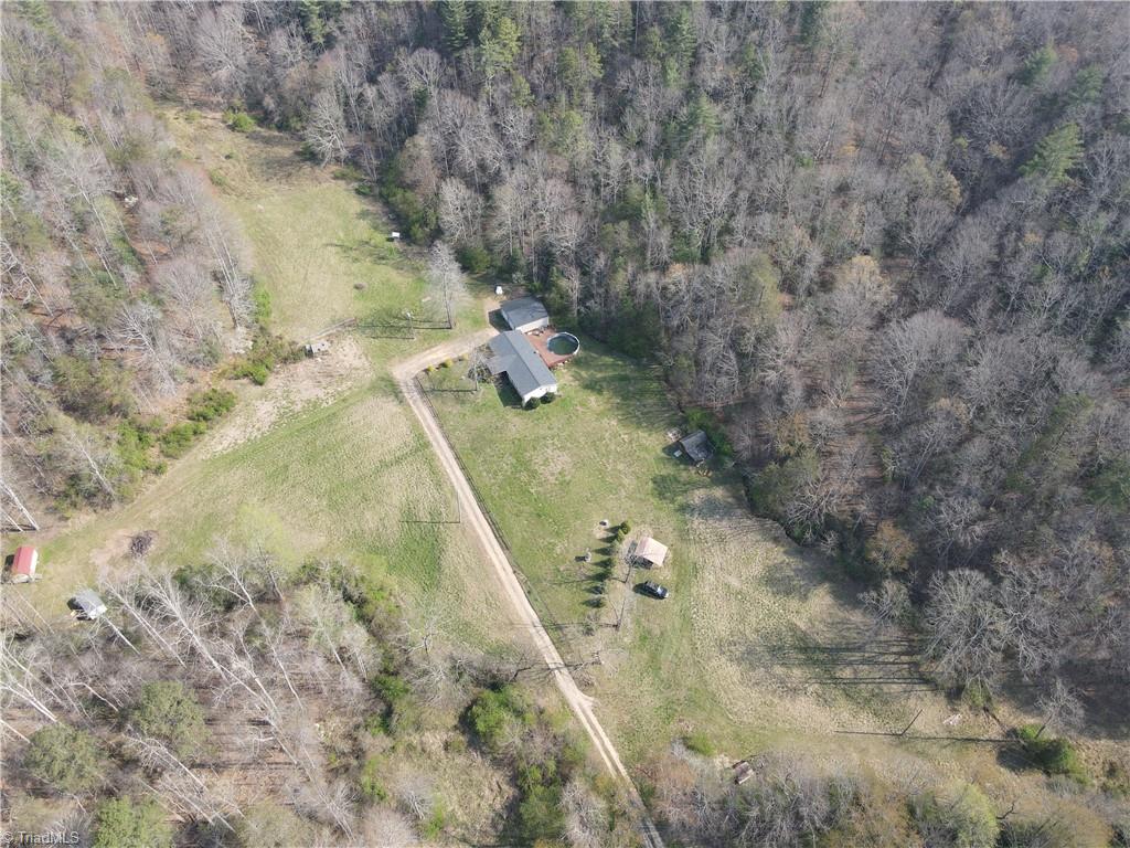 1038 Blackburn Hollow Road Purlear, NC 28665 - Photo 9 of 31