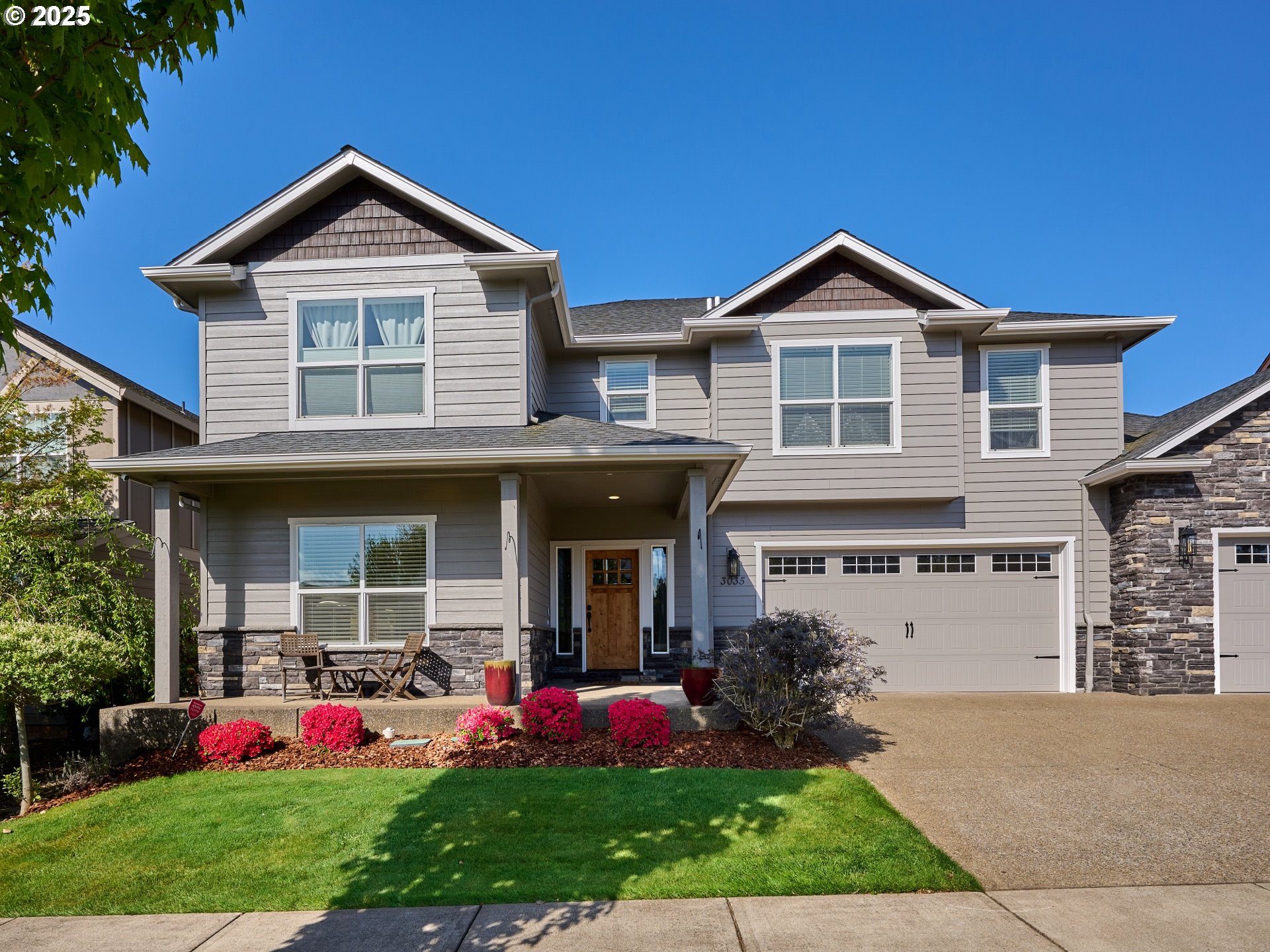 3035 Elliot Street Northwest Salem, OR 97304 - Photo 2 of 46 a front view of a house with garden