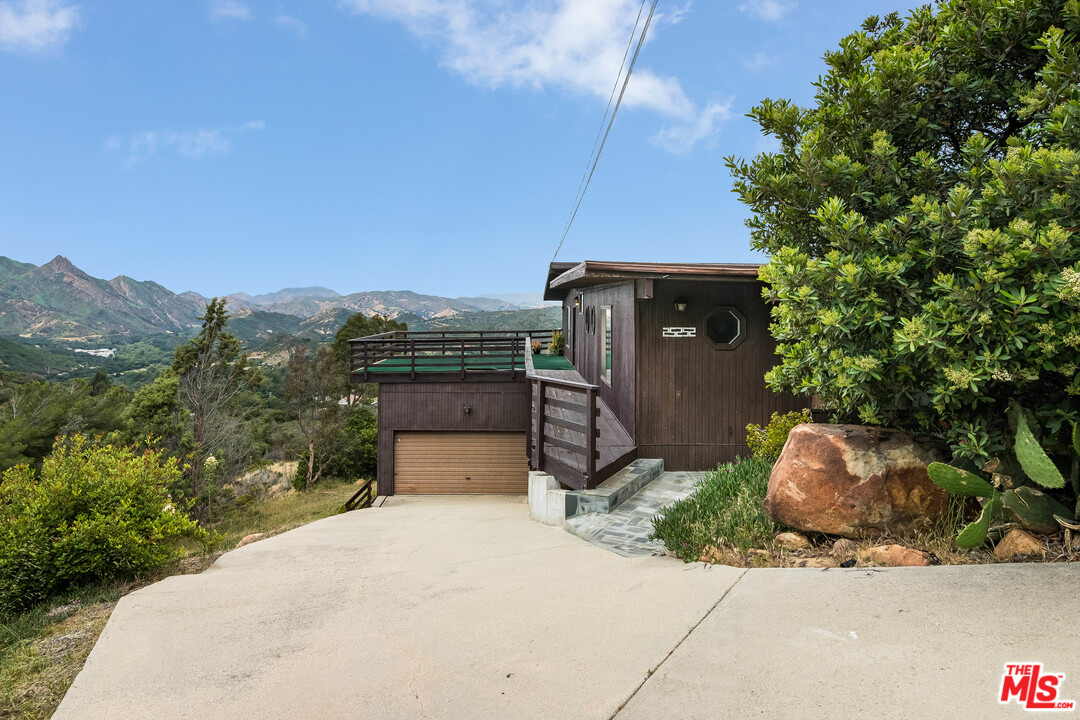 25252 Piuma Road Calabasas, CA 91302 - Photo 1 of 32 Gallery Image 1