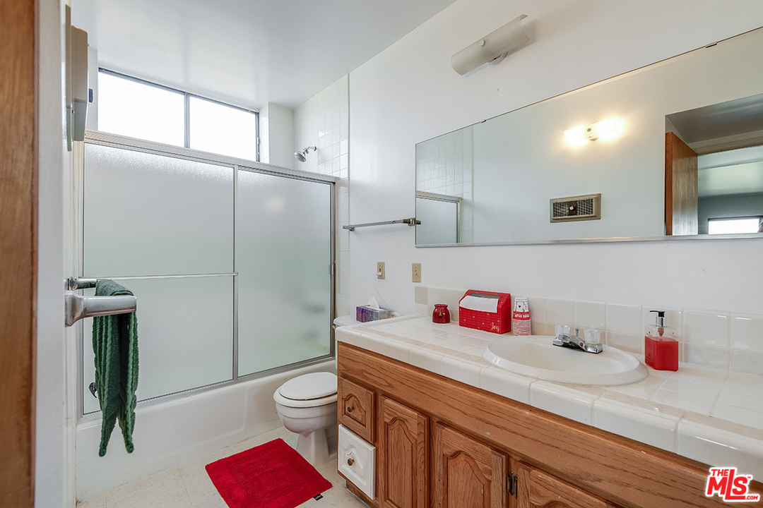 25252 Piuma Road Calabasas, CA 91302 - Photo 20 of 32 Gallery Image 20