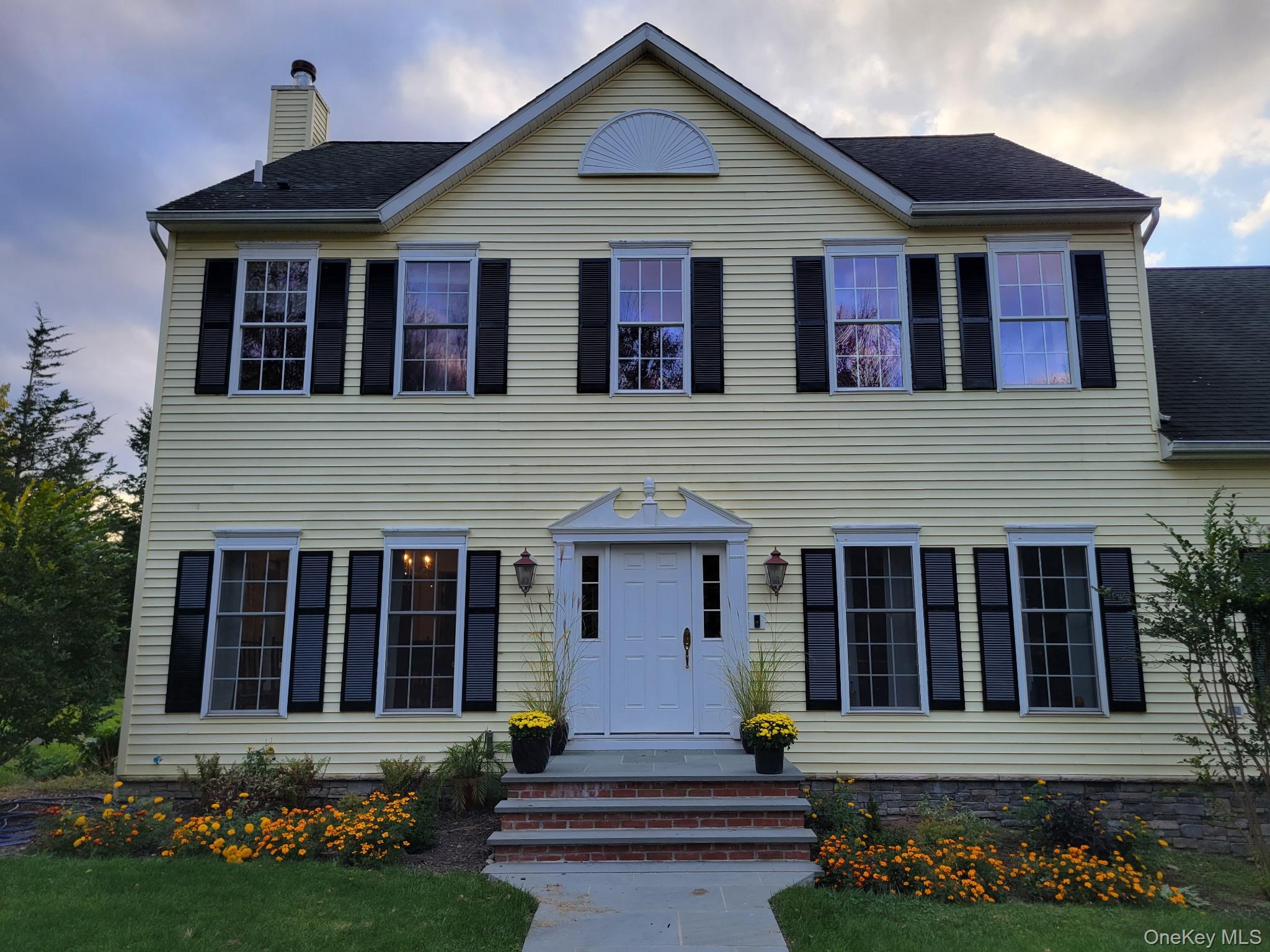 74 Willow Brook Ridge Clinton Corners, NY 12514 - Photo 41 of 44 Front flower garden