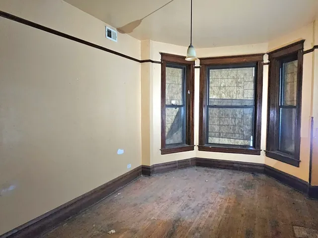 a view of entryway with front door