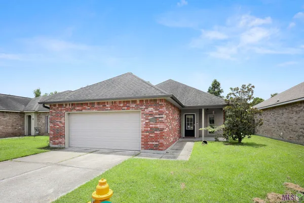 $239,000 | 6742 Silver Springs Drive, Greenwell Springs, LA 70739
