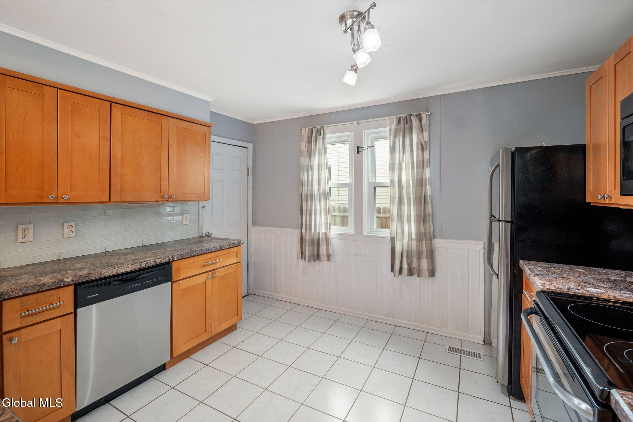 159 Schoolhouse Road Albany, NY 12203 - Photo 11 of 42 11-159SchoolhouseRd_11