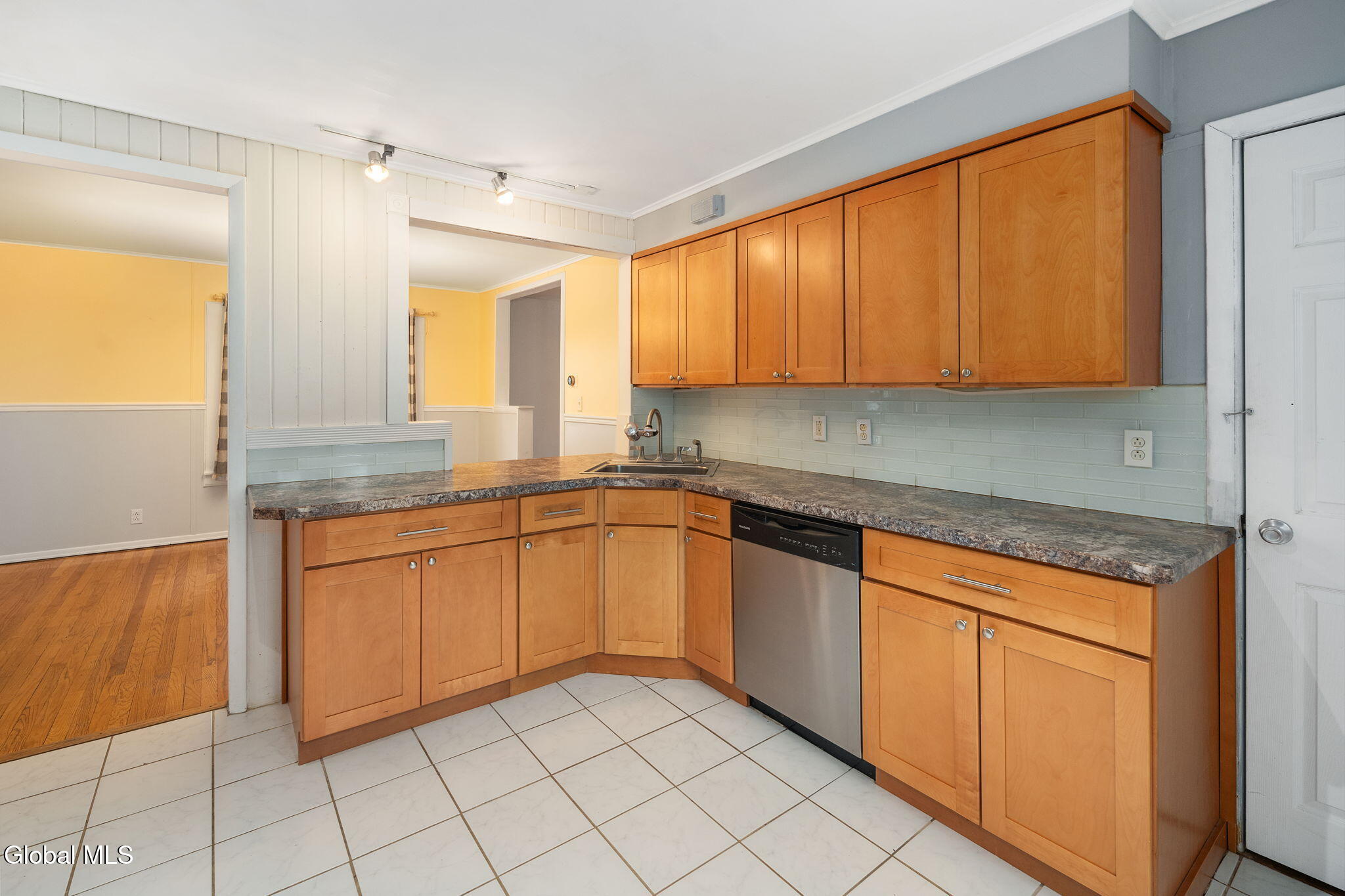 159 Schoolhouse Road Albany, NY 12203 - Photo 12 of 42 12-159SchoolhouseRd_12