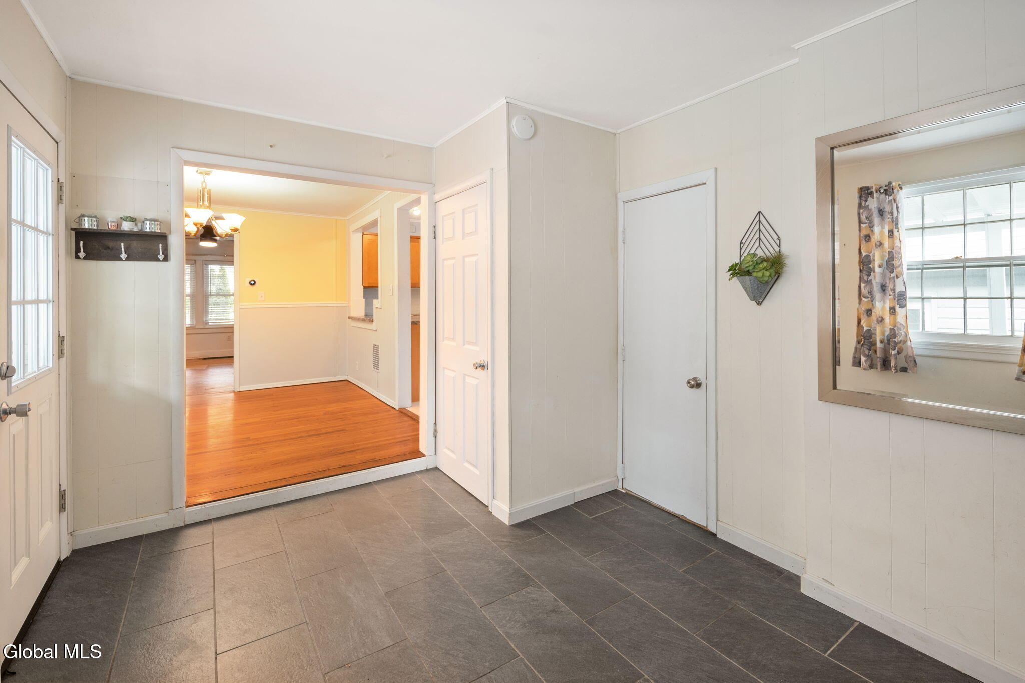 159 Schoolhouse Road Albany, NY 12203 - Photo 14 of 42 14-159SchoolhouseRd_14