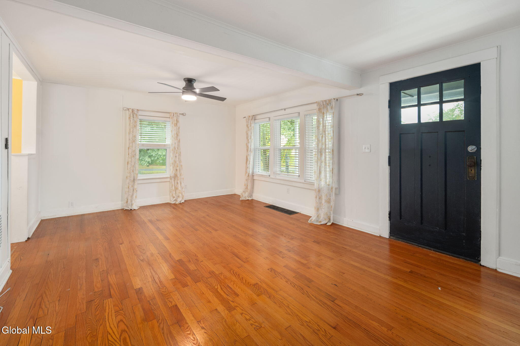 159 Schoolhouse Road Albany, NY 12203 - Photo 6 of 42 6-159SchoolhouseRd_06