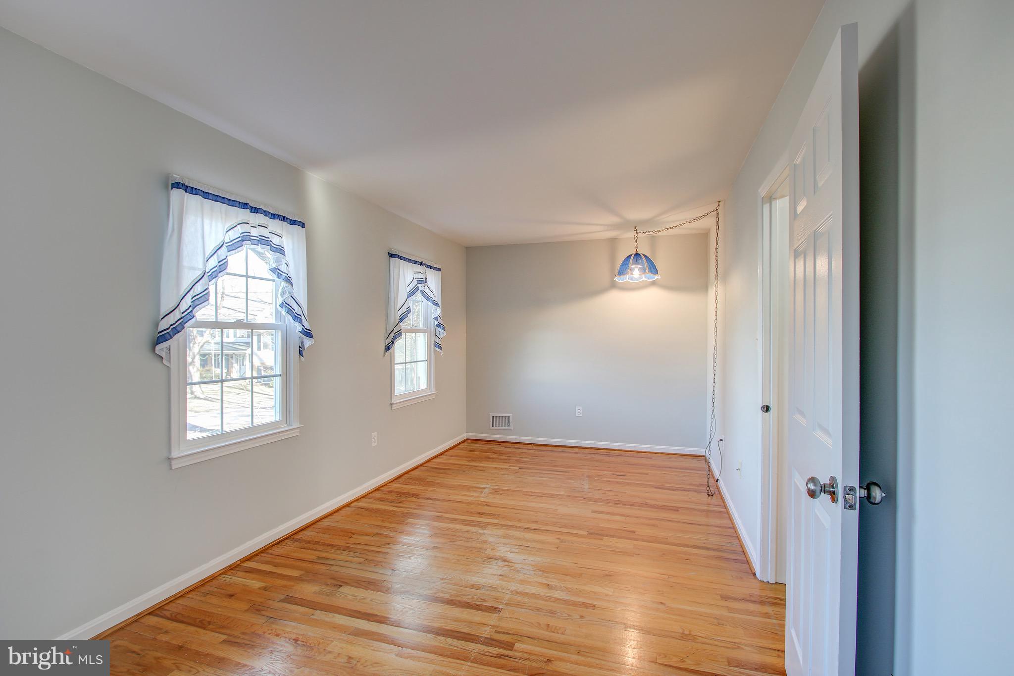 19429 Rena Court Brookeville, MD 20833 - Photo 22 of 36 Bedroom 3