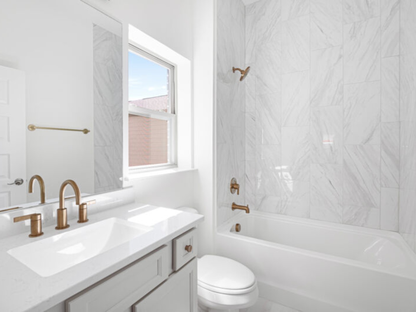 221 B Folsom Pass Spring Hill Spring Hill, TN 37174 - Photo 7 of 9 a bathroom with a sink toilet and bathtub
