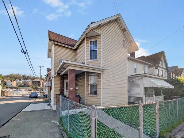 $70,000 | 201 Comrie Avenue, Braddock, PA 15104