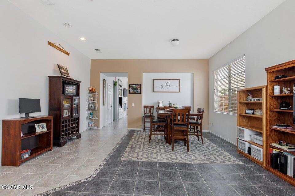 1477 Windmill Way Simi Valley, CA 93065 - Photo 2 of 18
