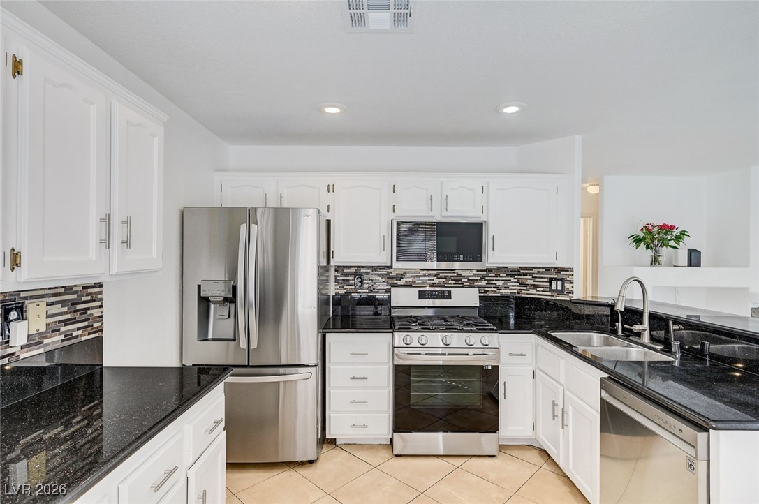 2403 Rue De Versailles Henderson, NV 89074 - Photo 27 of 64