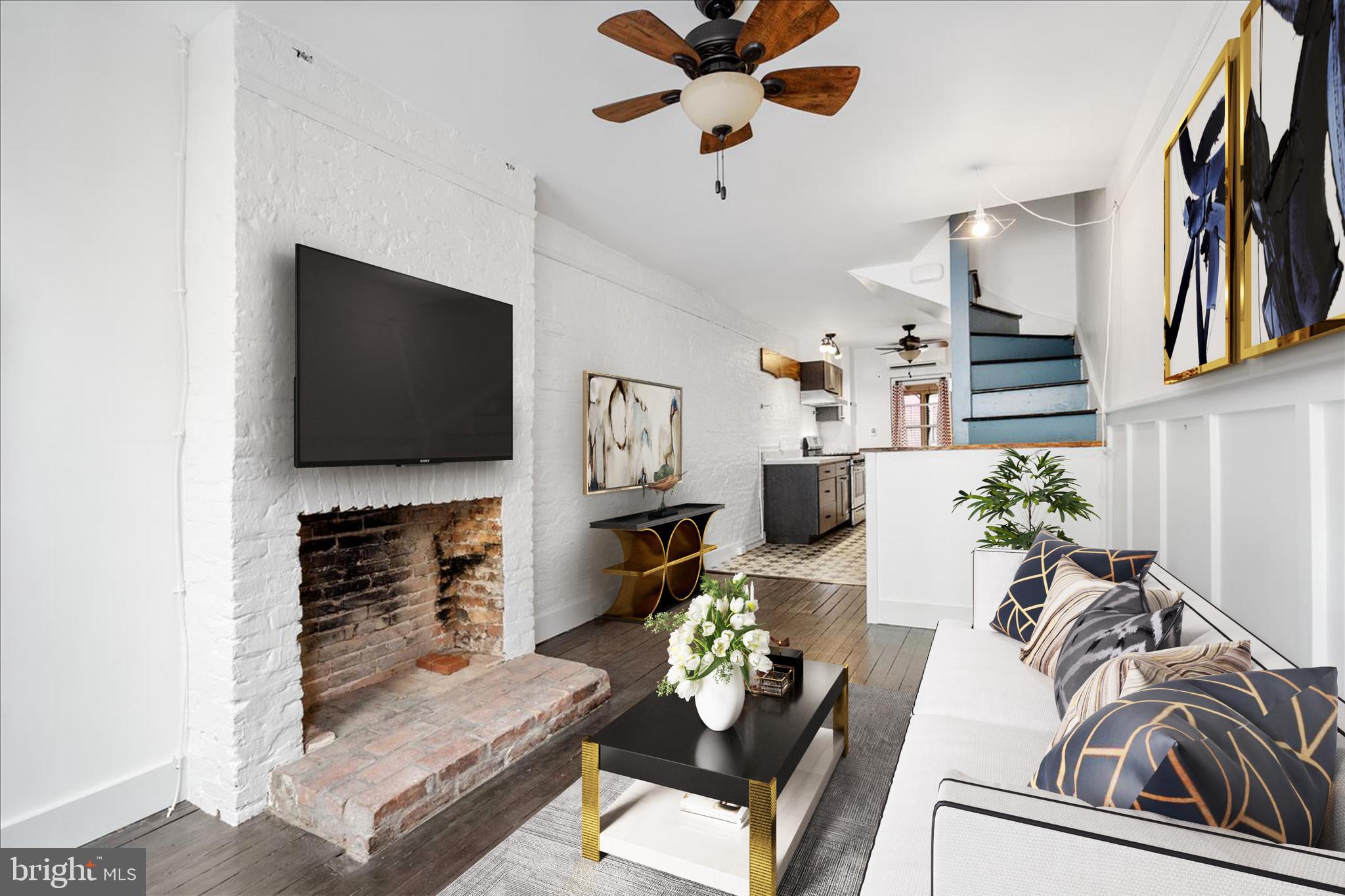 421 George Street Baltimore, MD 21201 - Photo 2 of 32 Living Room (Virtually Staged)