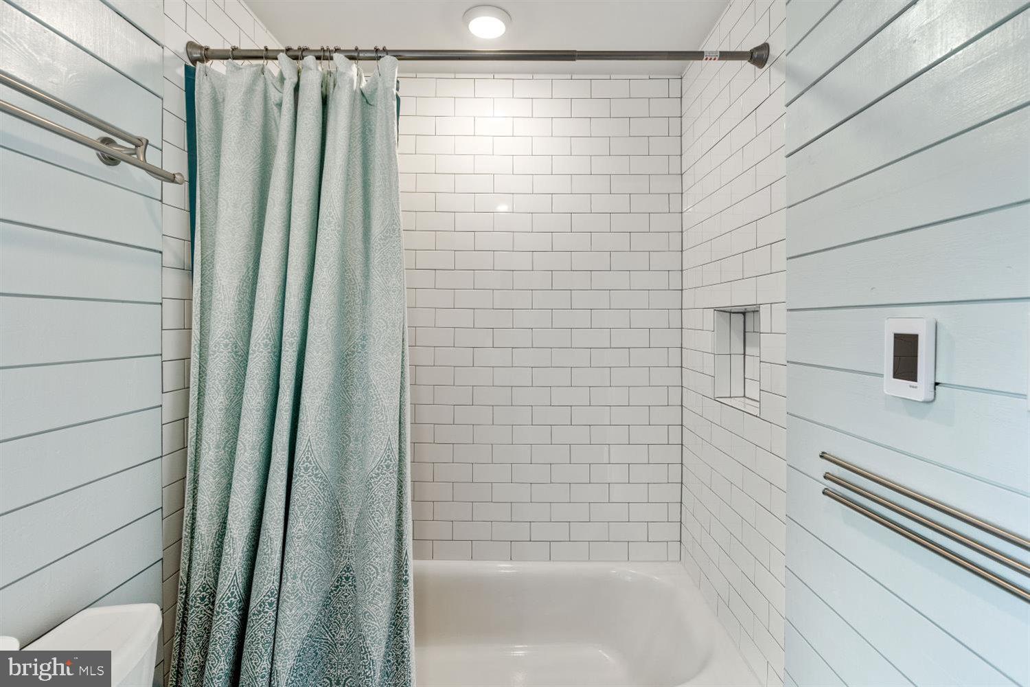 421 George Street Baltimore, MD 21201 - Photo 21 of 32 Private Bath (#2)