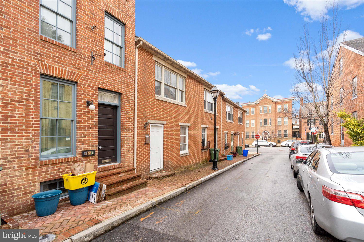 421 George Street Baltimore, MD 21201 - Photo 23 of 32 Convenient Parking in Front