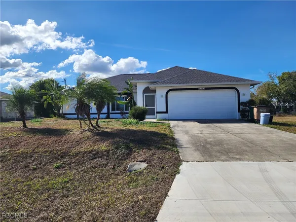 $1,950 | 1214 Northeast 14th Avenue, Cape Coral, FL 33909