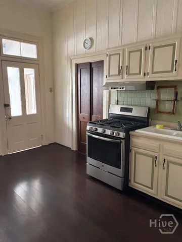 $2,500 | 226 East Gwinnett Street, Unit LOWR, Savannah, GA 31401