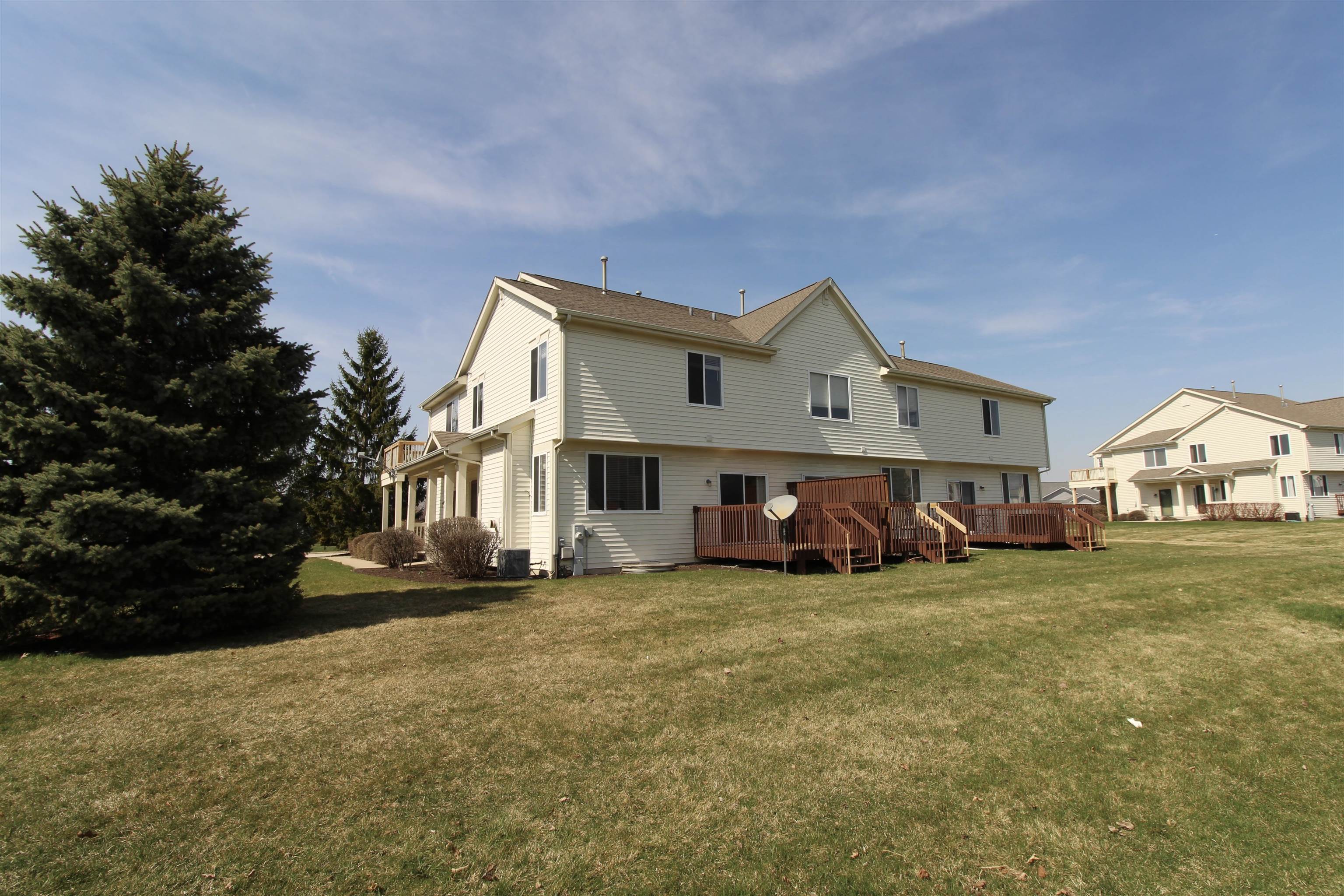 7241 Chucks Way Loves Park, IL 61111 - Photo 4 of 28