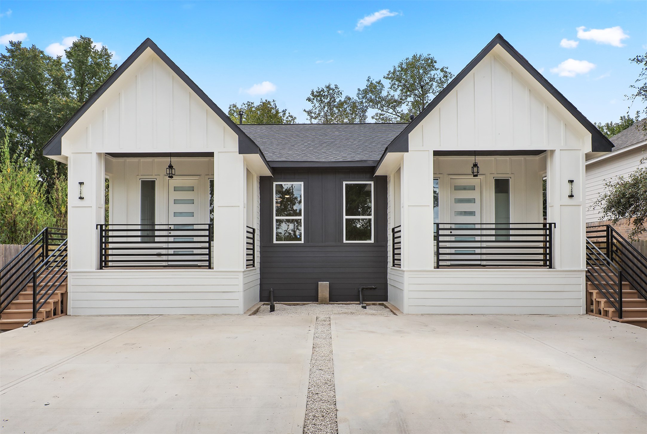 4728 Sunbeam Street Houston, TX 77033 - Photo 1 of 18 Front