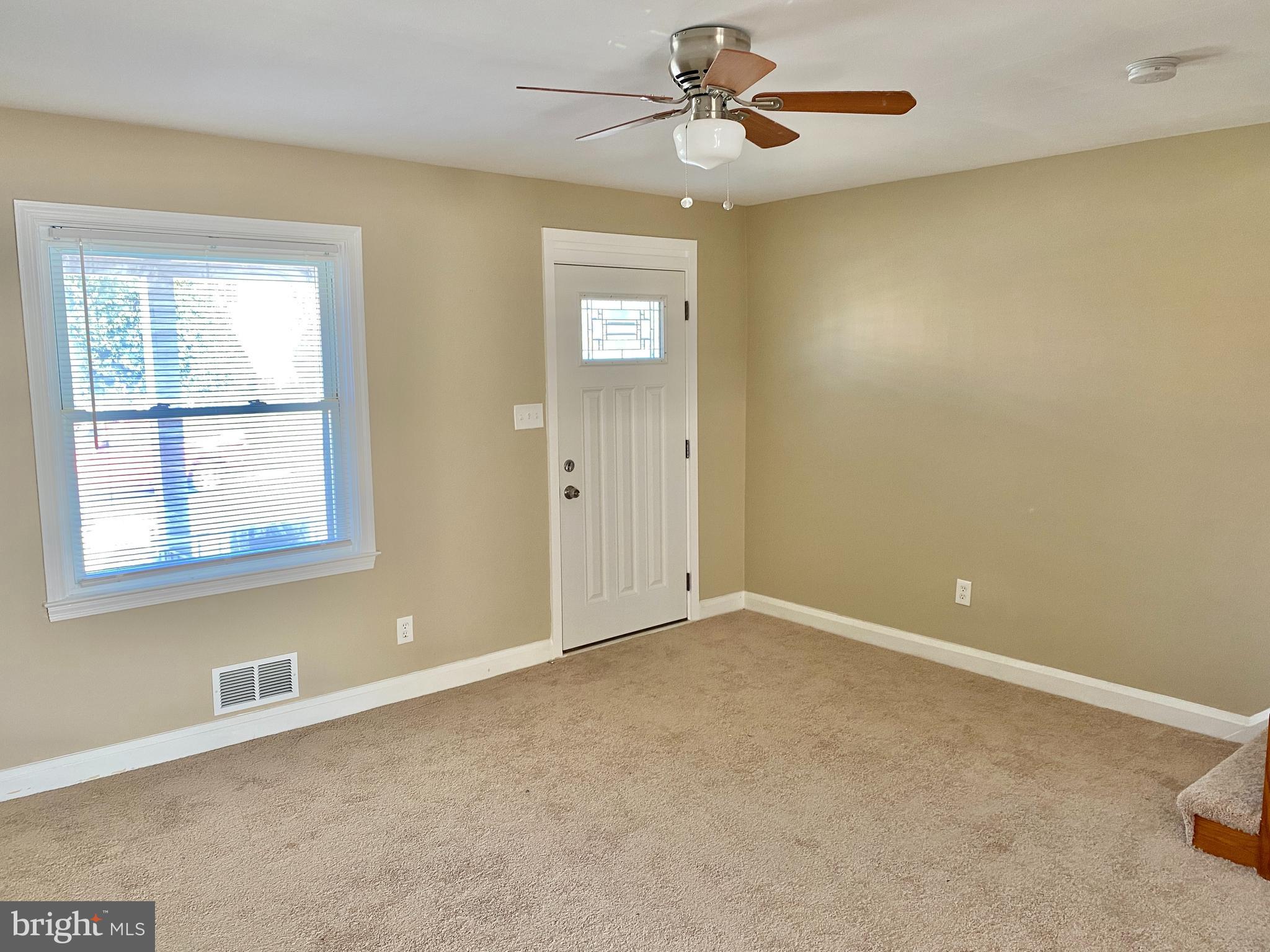 442 Grovethorn Road Baltimore, MD 21220 - Photo 5 of 29