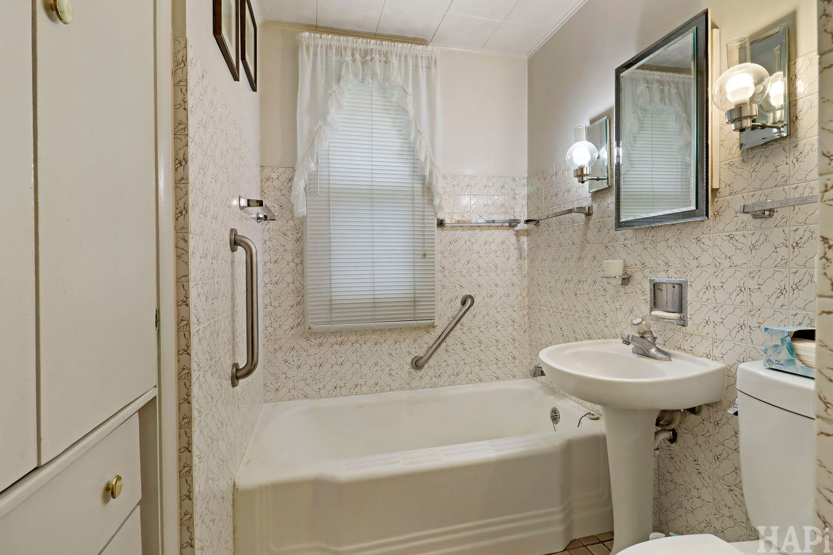 609 Glendale Road Glenview, IL 60025 - Photo 9 of 23 Gallery Image 9