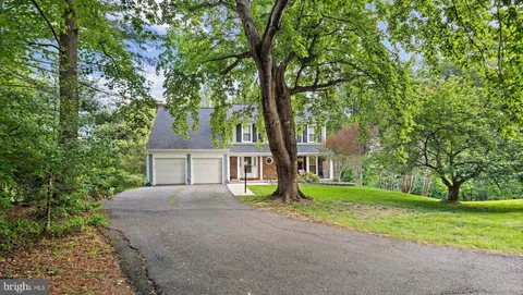 $1,475,000 | 9830 Faust Drive, Vienna, VA 22182