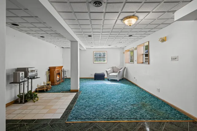 a view of a livingroom with furniture