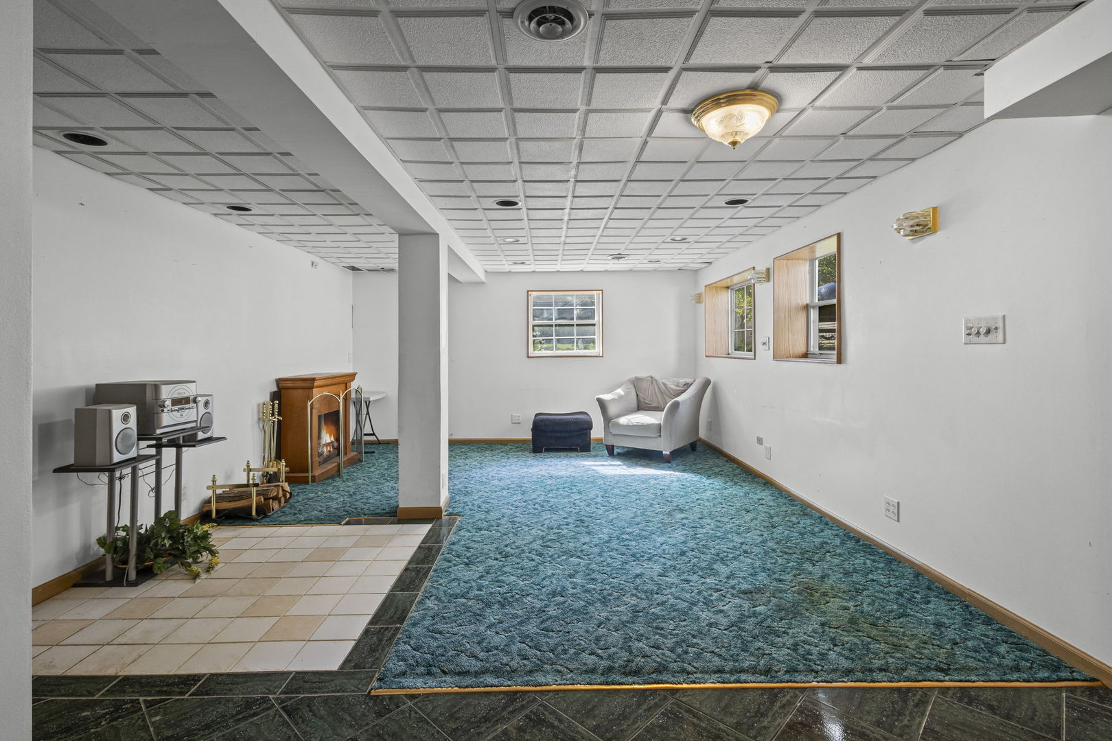 21220 Silktree Circle Plainfield, IL 60544 - Photo 18 of 29 a living room with furniture