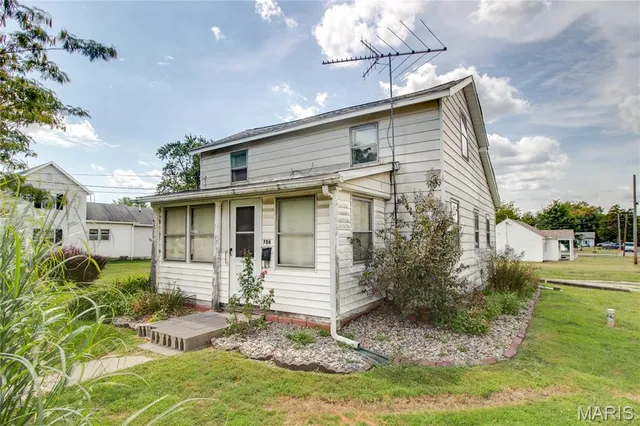 $67,900 | 706 Harrison Street, Jerseyville, IL 62052