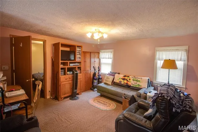 $67,900 | 706 Harrison Street, Jerseyville, IL 62052