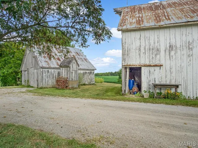 $500,000 | 5850 Maeystown Road, Waterloo, IL 62298