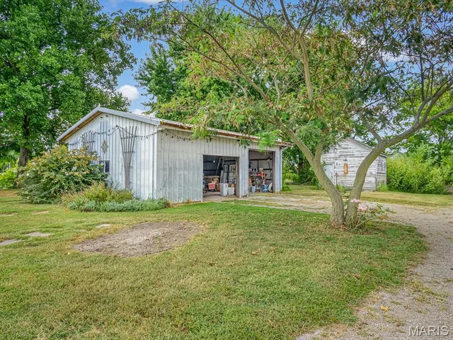 $500,000 | 5850 Maeystown Road, Waterloo, IL 62298