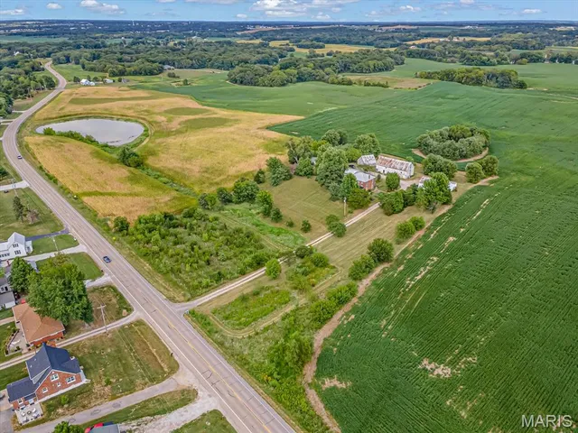 $500,000 | 5850 Maeystown Road, Waterloo, IL 62298