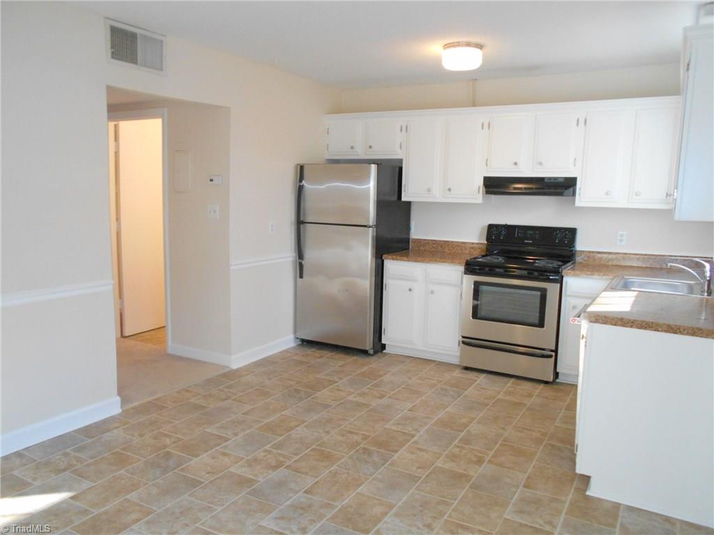 1007 Robinhood Road High Point, NC 27262 - Photo 5 of 11 Kitchen