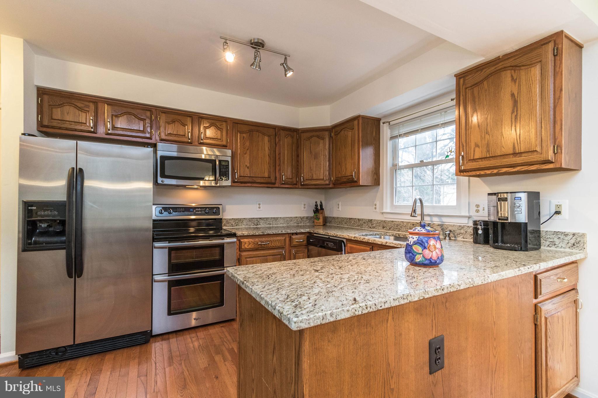 7107 Dudrow Court Springfield, VA 22150 - Photo 7 of 30 Kitchen