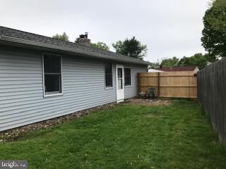 44 Black Walnut Road Levittown, PA 19057 - Photo 3 of 21 Gallery Image 3